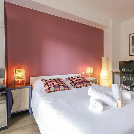 Bright Overlooking The Canal Du Midi * Toulouse